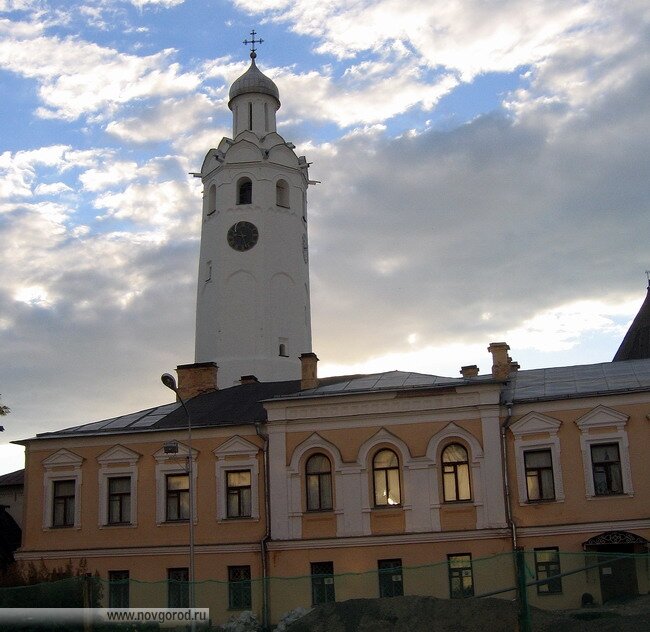 Часозвонная башня Новгорода Великого.