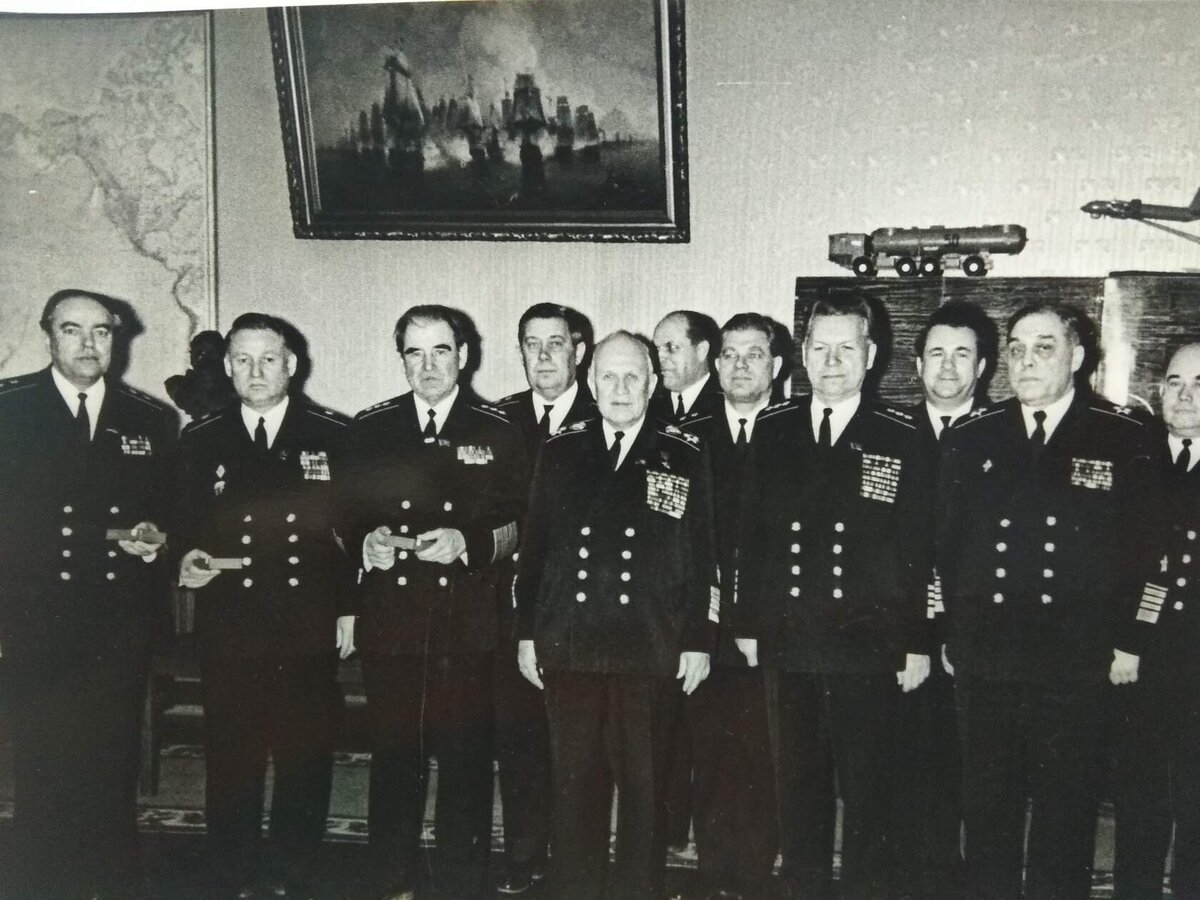 Адмирал азаров. Горшков главком вмф ссср. Адмирал азаров. Иннокентий налетов адмирал. Адмирал гришанов василий максимович.