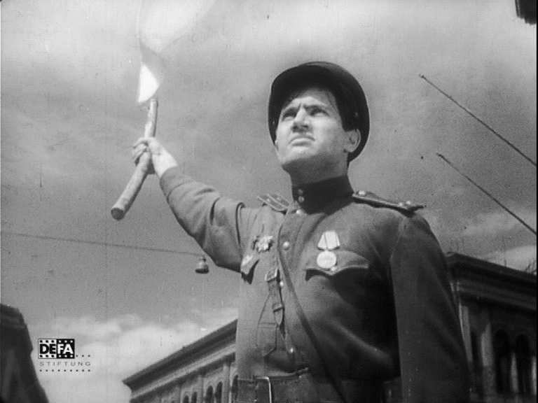 "Германия капитулировала. Хватит войны!"