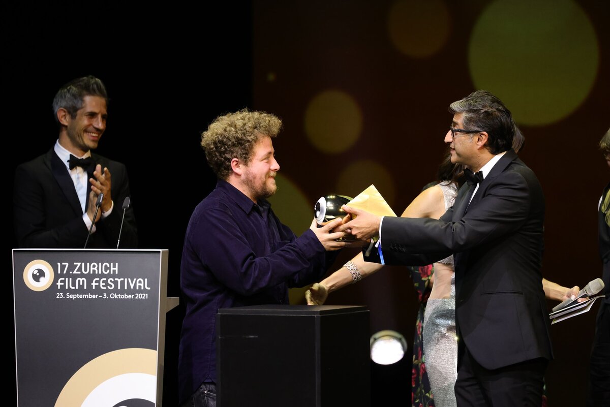 Режиссёр Ренато Боррайо Серрано получает престижную награду "Золотой глаз" в Цюрихе