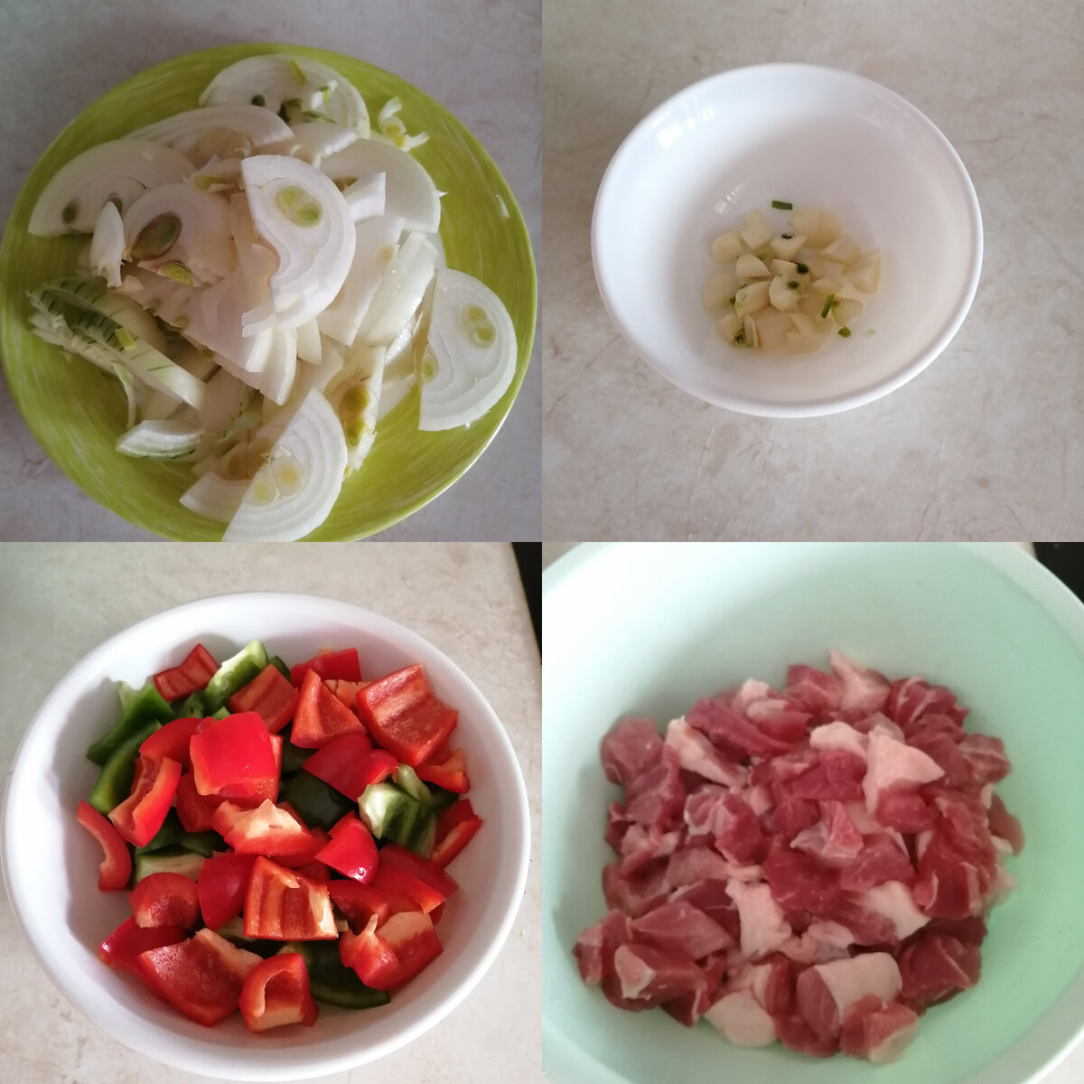 Способ нарезки-кубики равного размера для болгарского перца и мяса. Полукольца для лука и чеснок порубить. 