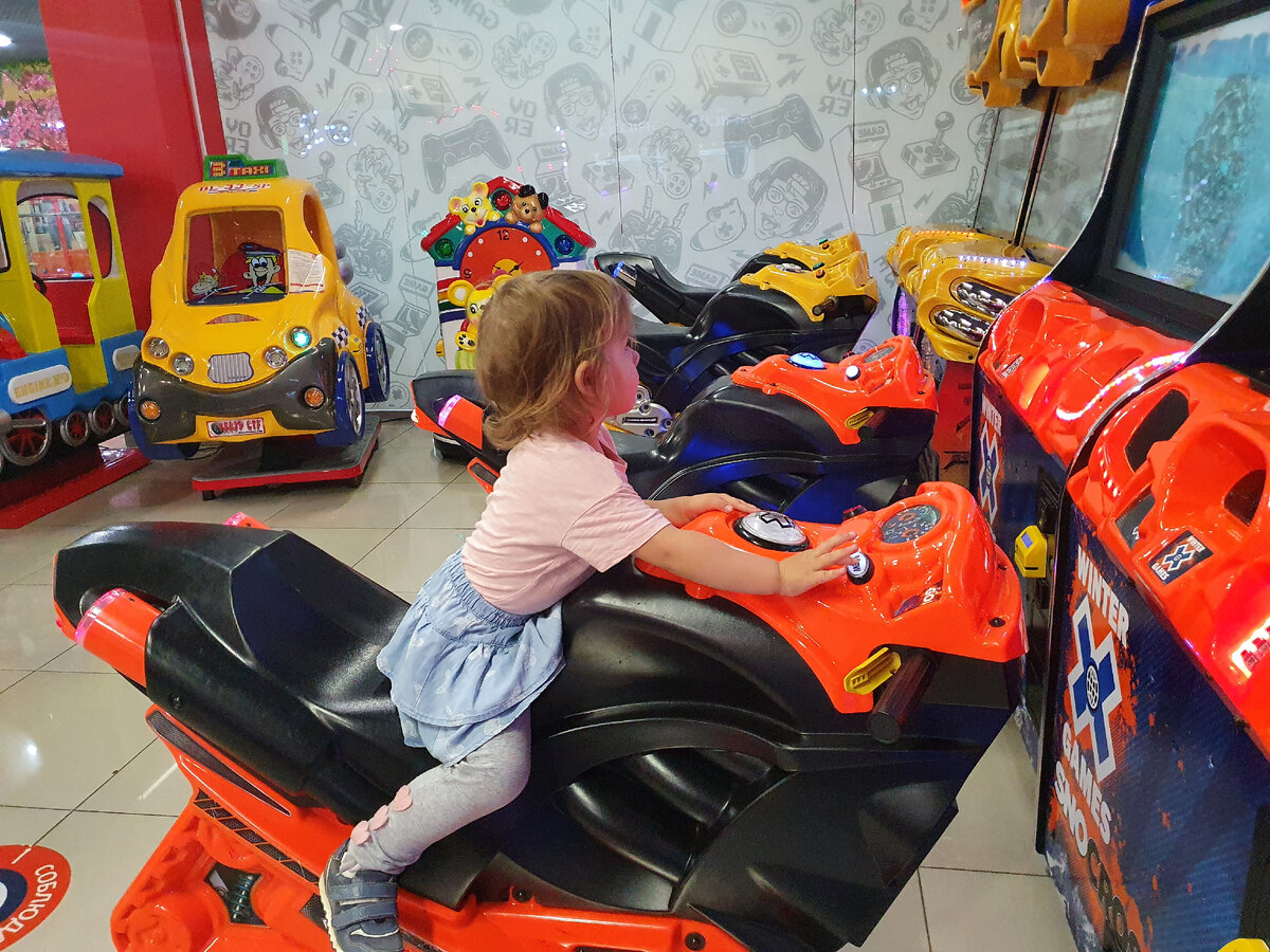 Соня на мотоцикле