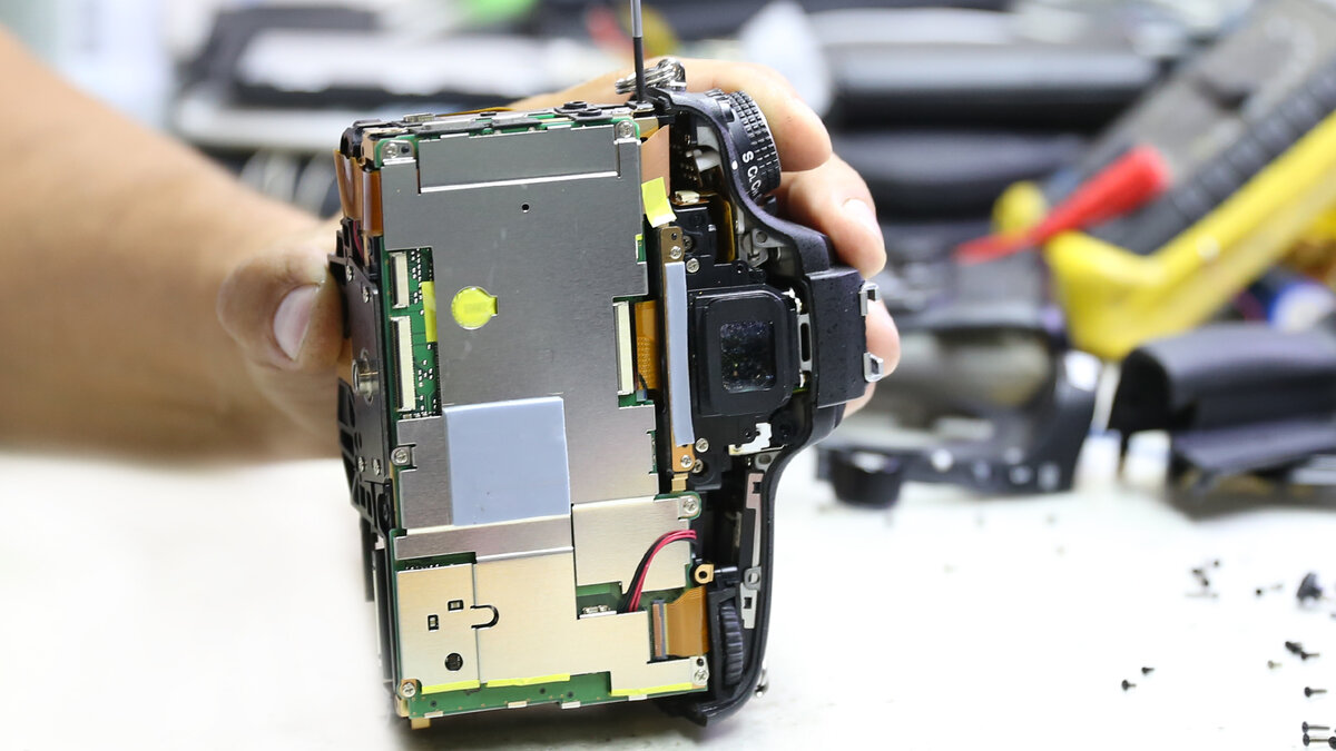 Замена затвора. +шестерни затвора sony a100. Сломался затвор фотоаппарата canon. Canon r6 mark затвор. Затвор sony a100.