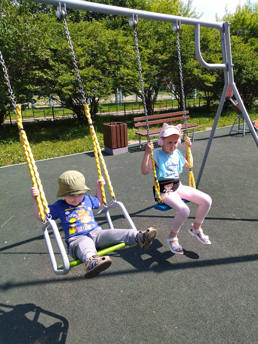 Это другие качели