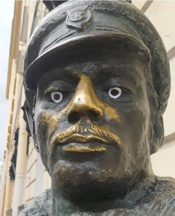 Бендер с новыми глазами :)