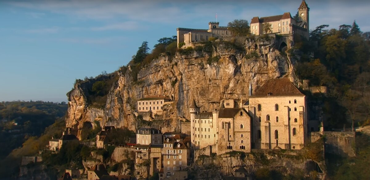 "Убийство в Убийство в Рокамадуре"/ Meurtres à Rocamadour