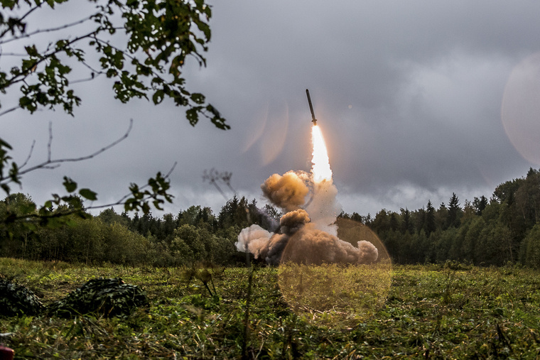    Обстрелы гражданских объектов на Украине создают трудности ВСУ, считает Василий Ткач