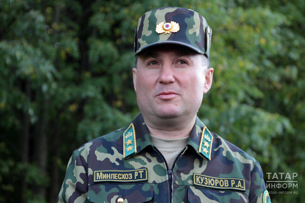 ​Равиль Кузюров: «Во время урагана роль сыграла не корневая система деревьев, а разрушительная сила стихии, которая стала губительной». Фото: © «Татар-информ»