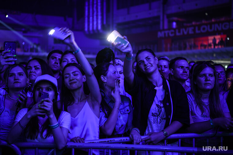    Сургутяне зажгут под вирусные хиты нулевых