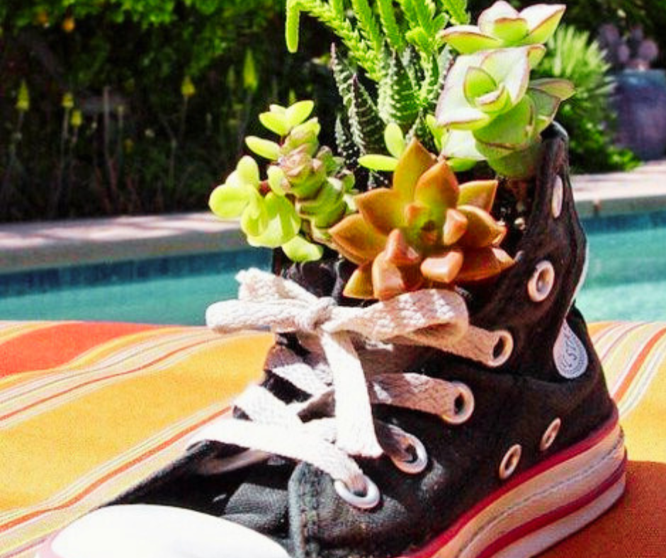 10 Идей на тему: Как сделать старую обувь полезной для дома и сада