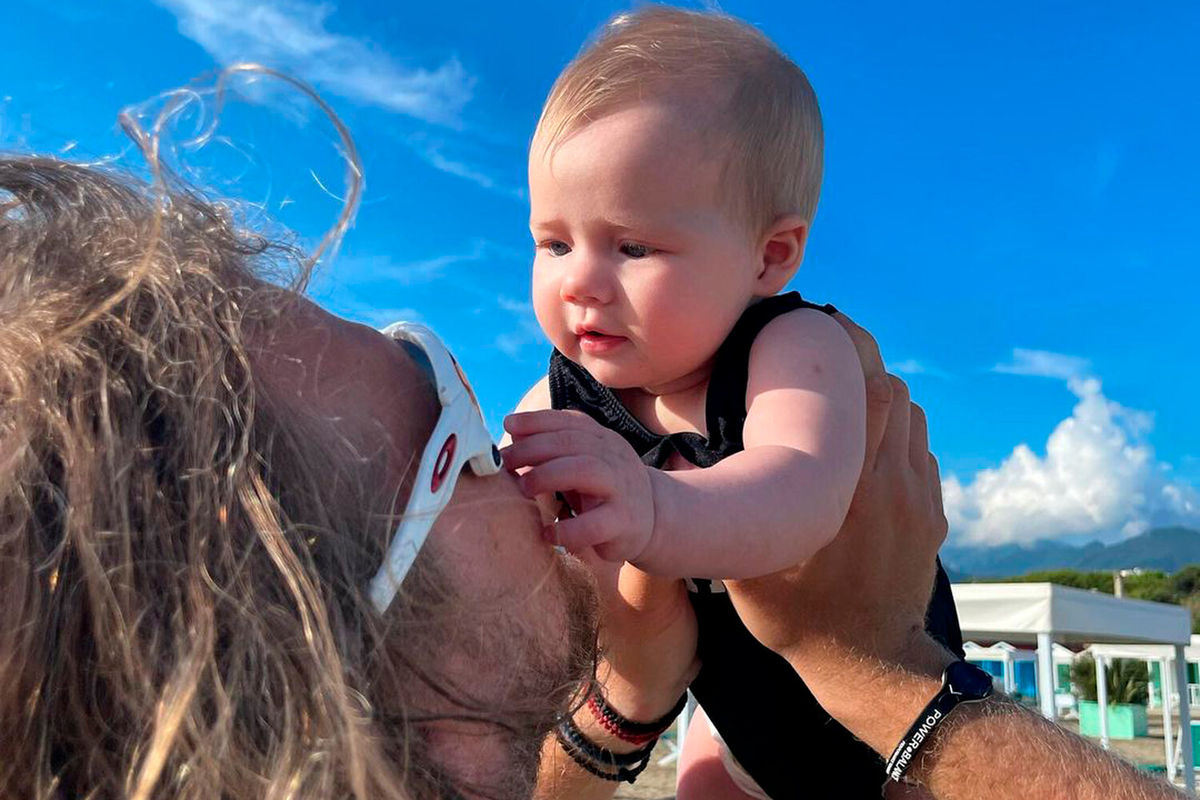 Роман Архипов с дочкой Евой / Фото: romanarkhipov/Instagram (владелец компания Meta признана в России экстремистской и запрещена)