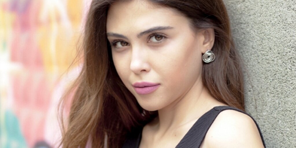 Диляра Аксюек (Dilara Aksüyek)