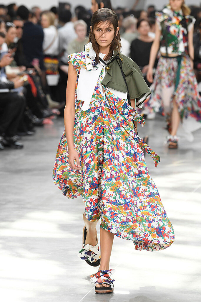 Кайя Гербер на шоу Sacai