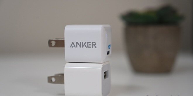 Anker PowerPort III Nano и Apple Charge 5W