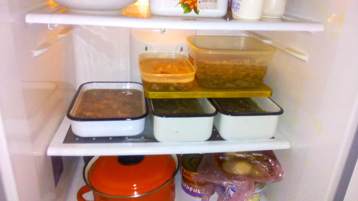 Холодец хранение. Холодец в холодильнике. Как хранить холодец. Как хранить холодец. Холодец срок хранения в холодильнике.