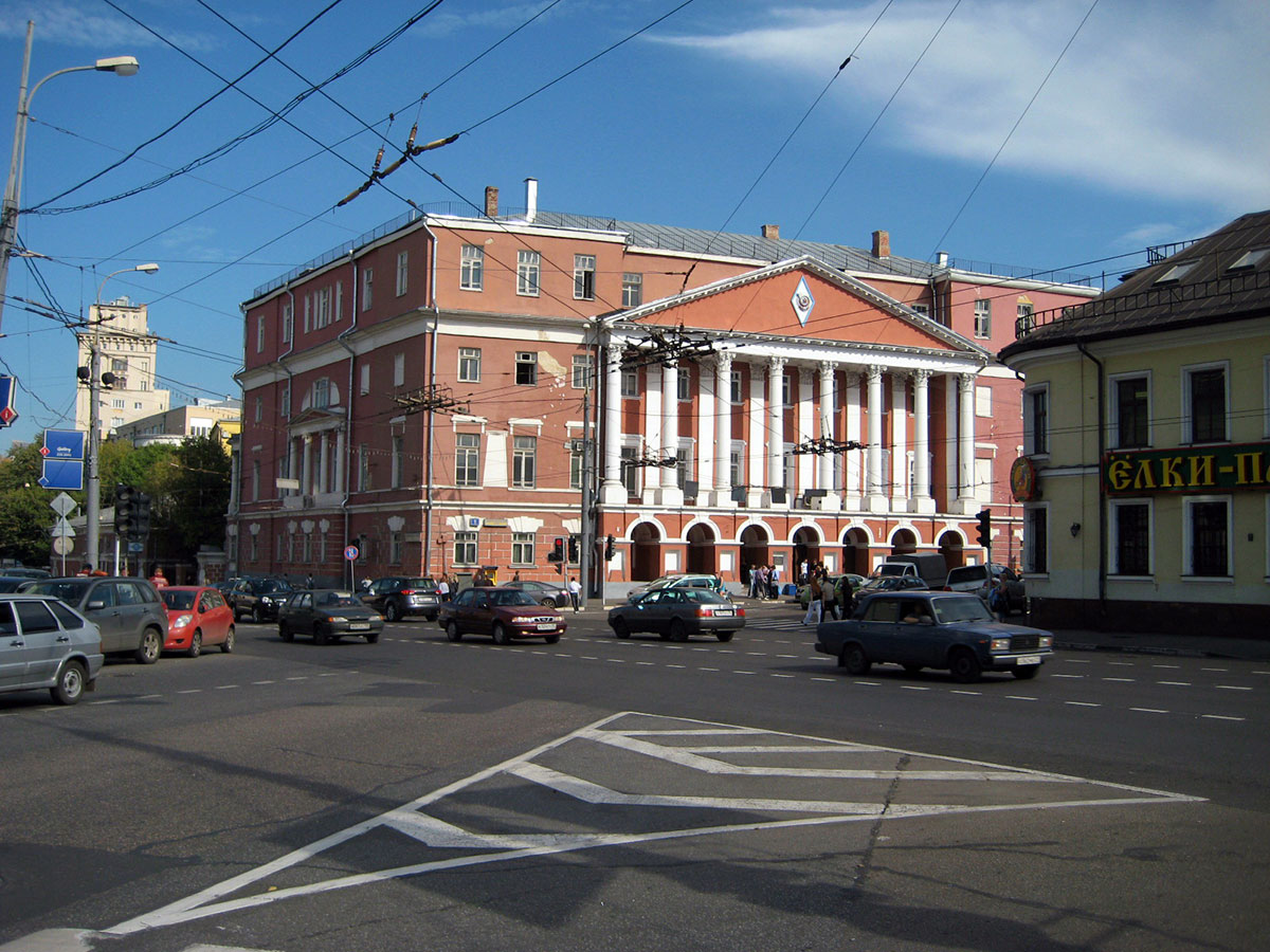 Разгуляй. Площадь Разгуляй в Москве. Дом колдуна Брюса в Москве Разгуляй на Спартаковской. Старая Басманная площадь Разгуляй. Дом Брюса на Разгуляе.
