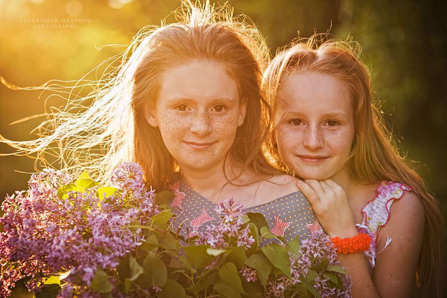 Сестра автор. Две сестры. Фотосессия сестер. Фотосессия двух сестер. Две сестренки фото.