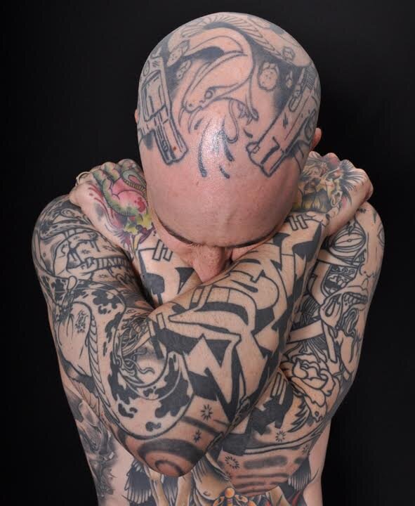 Татуировки стали популярными.