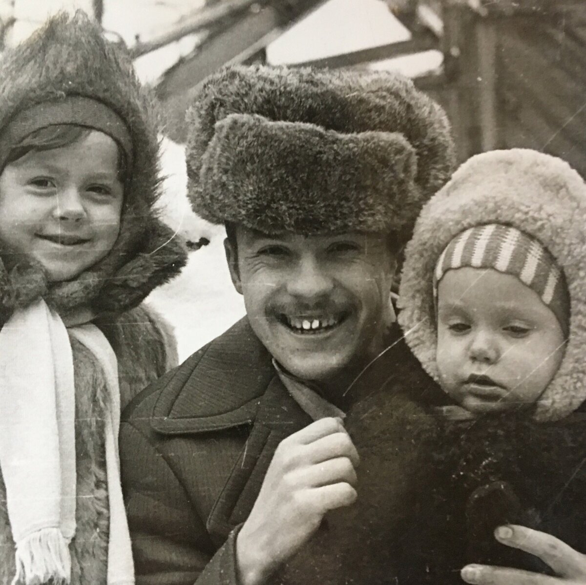 Юра Колобаев с дочками