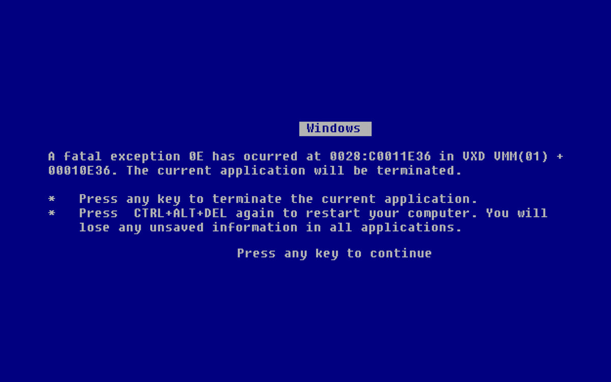 Fatal system error windows. Синий экран смерти Windows 95. Синий экран смерти GLADOS. Синий экран Windows 2000. Windows 2000 BSOD.