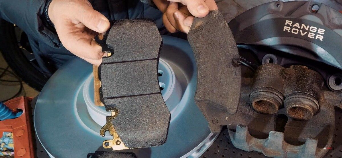 Сравнение колодок Brembo 6pot с обычными 2х поршневыми