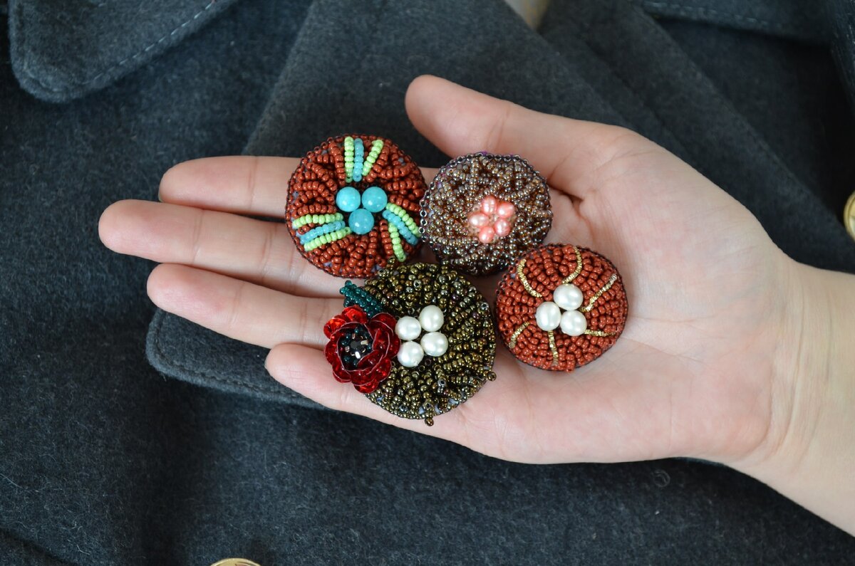 Броши Гнезда. Фото автора. 