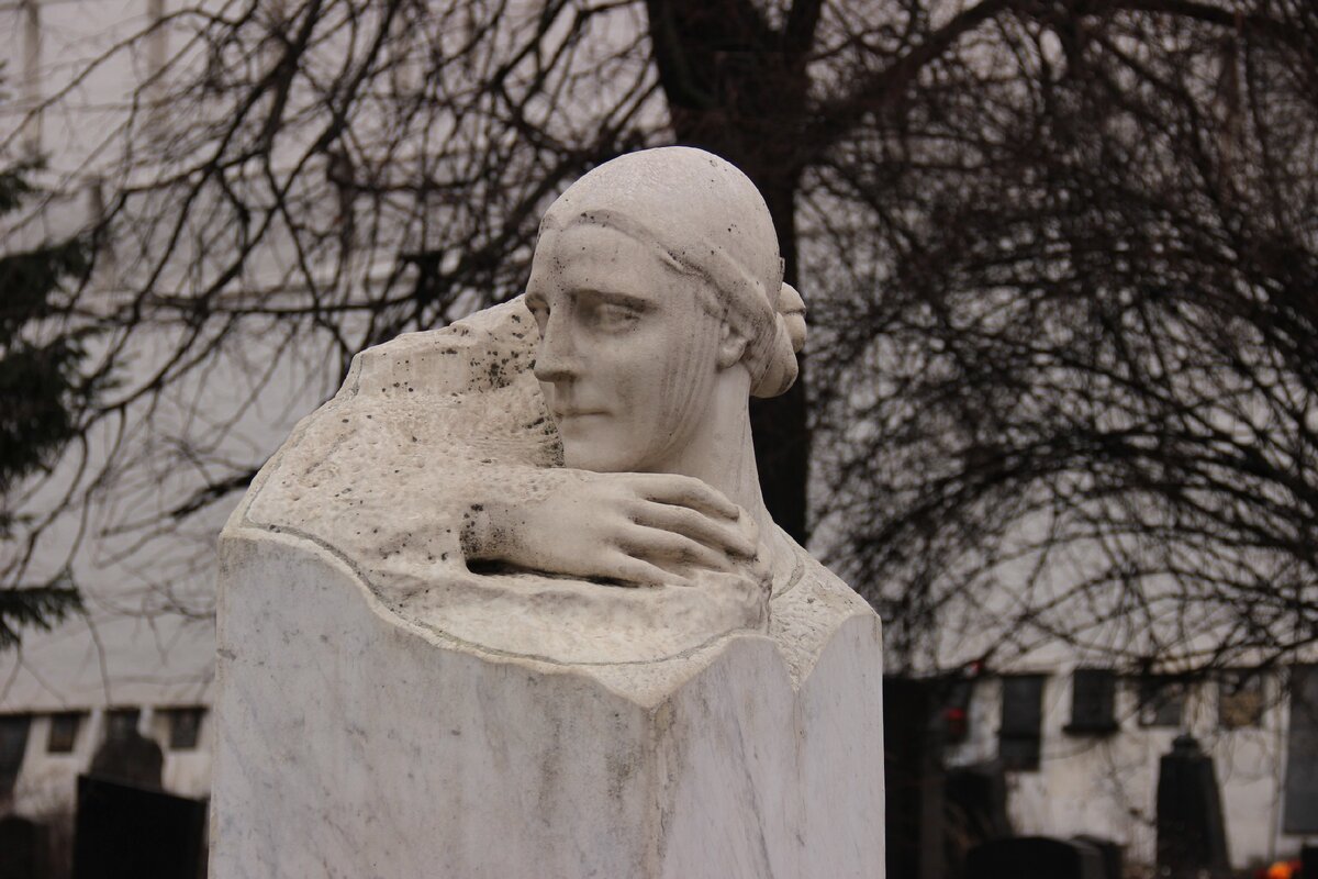 Ольги аллилуевой. Могила надежды Аллилуевой. Памятник надежде Аллилуевой.