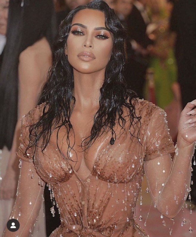 Ким Кардашьян  и ее «мокрое» платье на Met Gala 2019