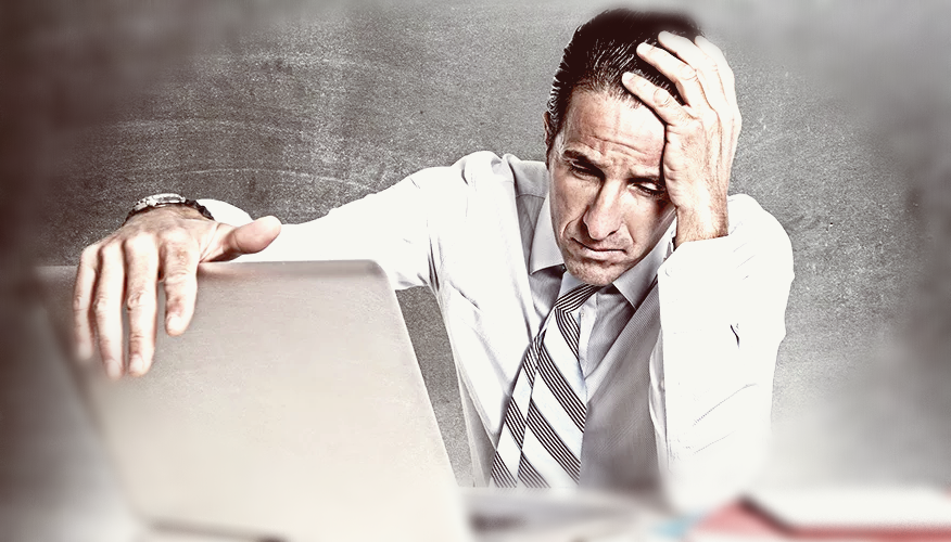 Просто печальный мужчина, которые не знает, где искать клиентов