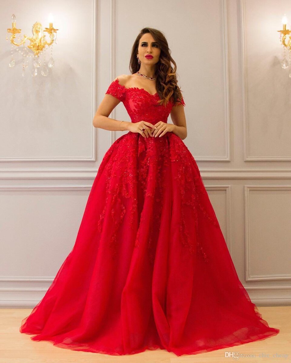Что надеть на День святого Валентина 2022: самые модные красные платья (ФОТО)