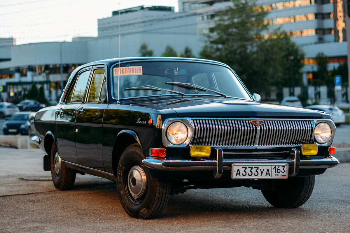Советское авто с оленем