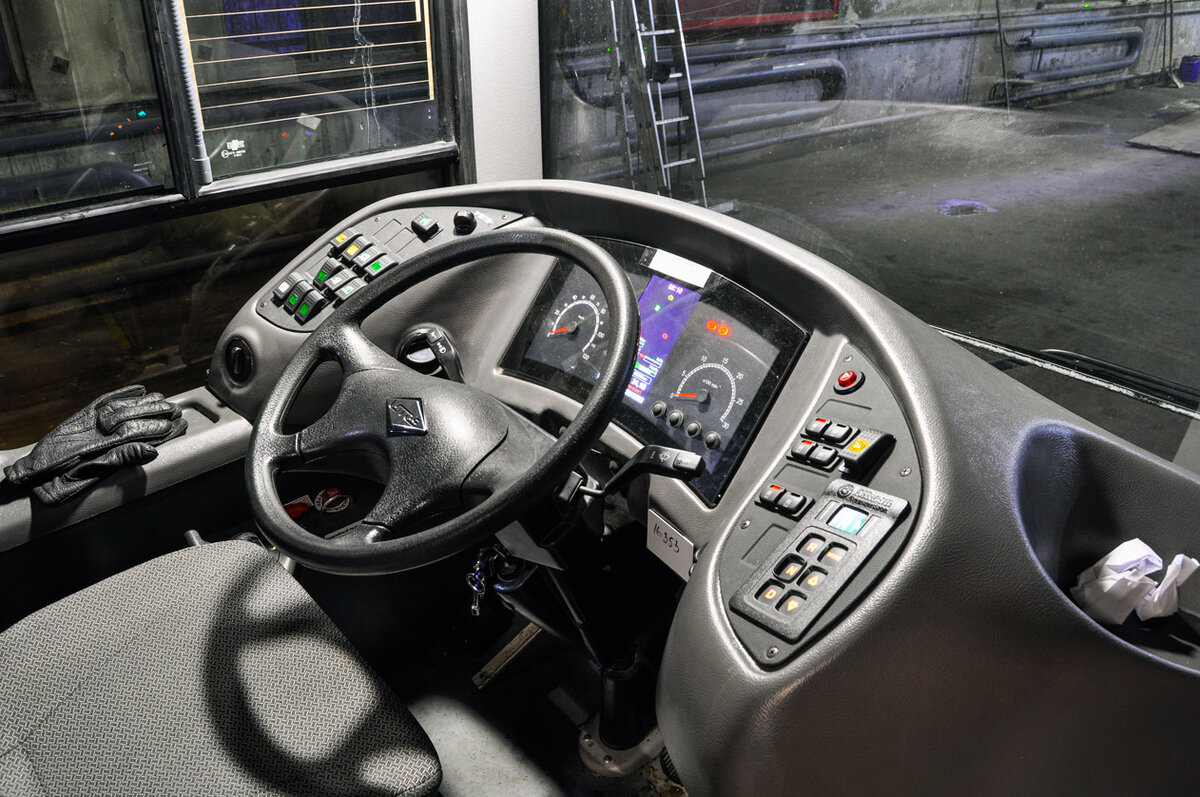 Приборная панель Lotos 206. (Автор фото: Nikish) 