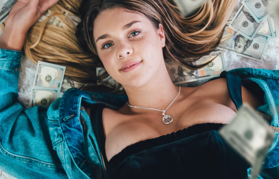 россияне обожают принимать денежные ванны