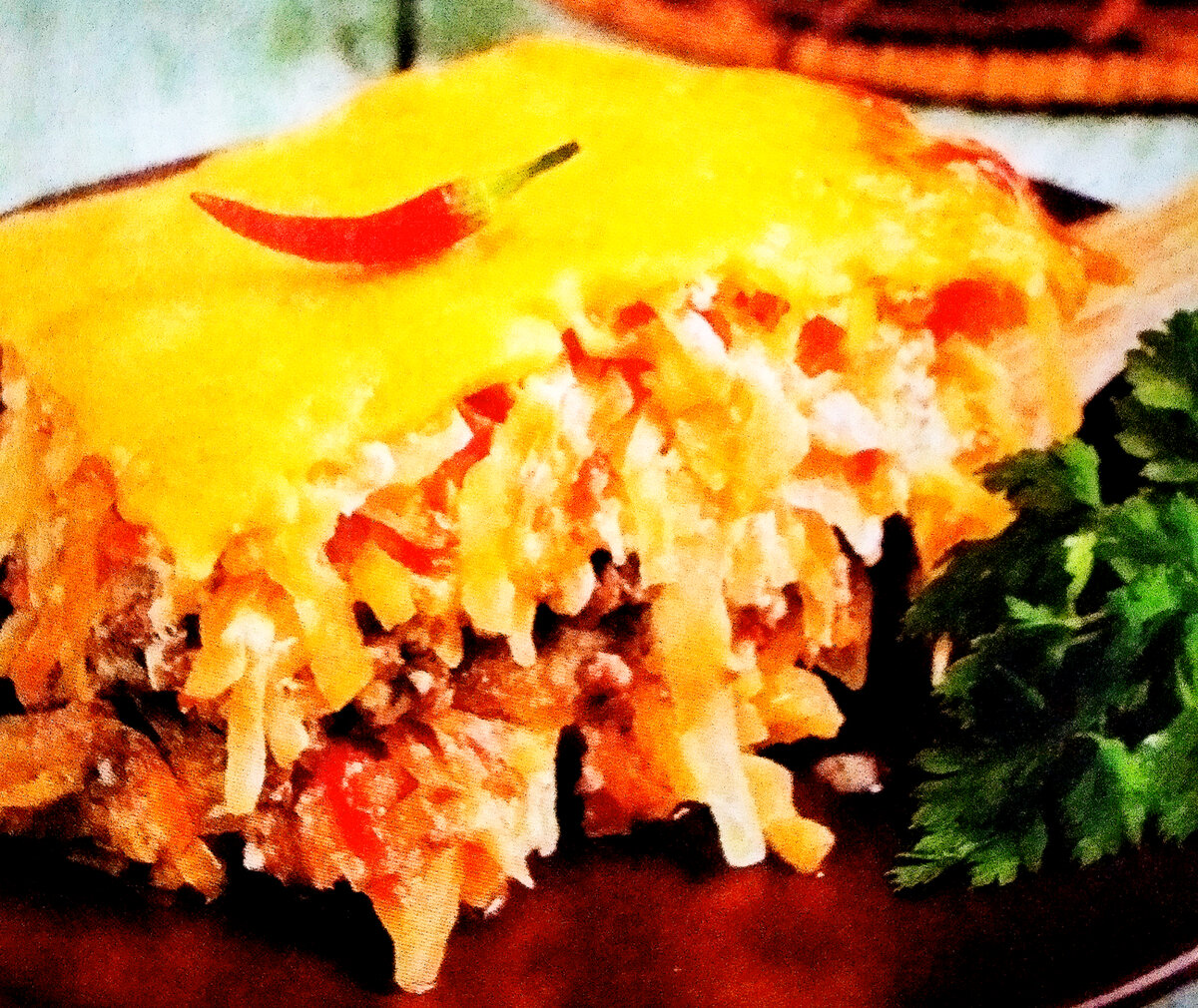 Сочная капуста с мясом и сыром