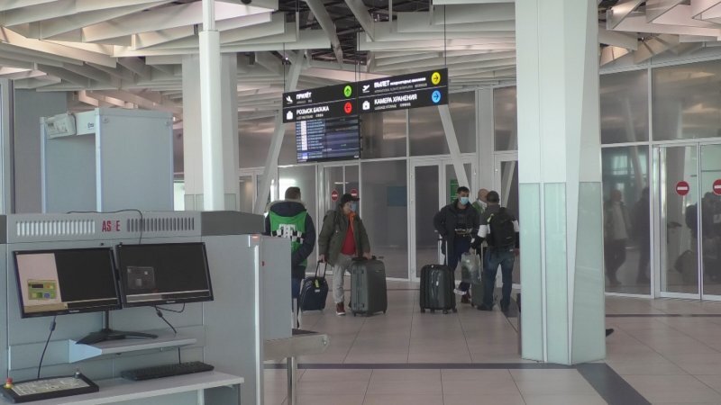 Аэропорт Толмачево "неужели мы ВЕРНУЛИСЬ НА РОДИНУ"