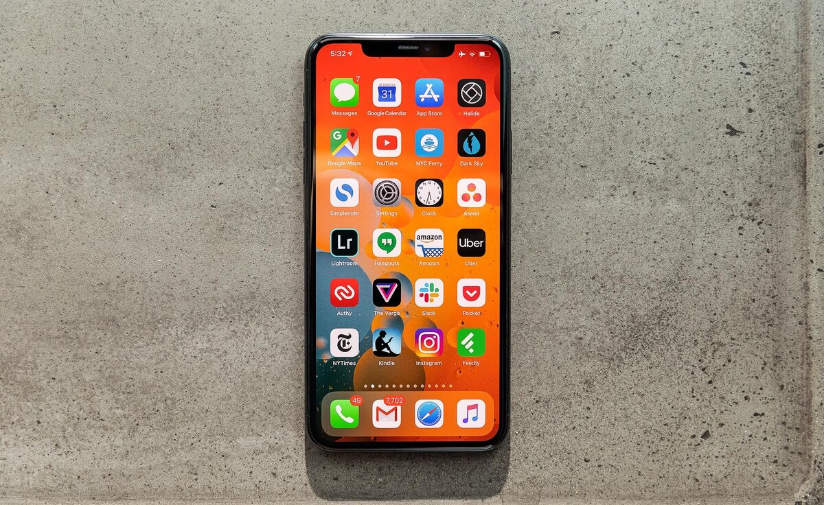iPhone 11 Pro Max имеет фантастически яркий 6.5-дюймовый OLED-дисплей