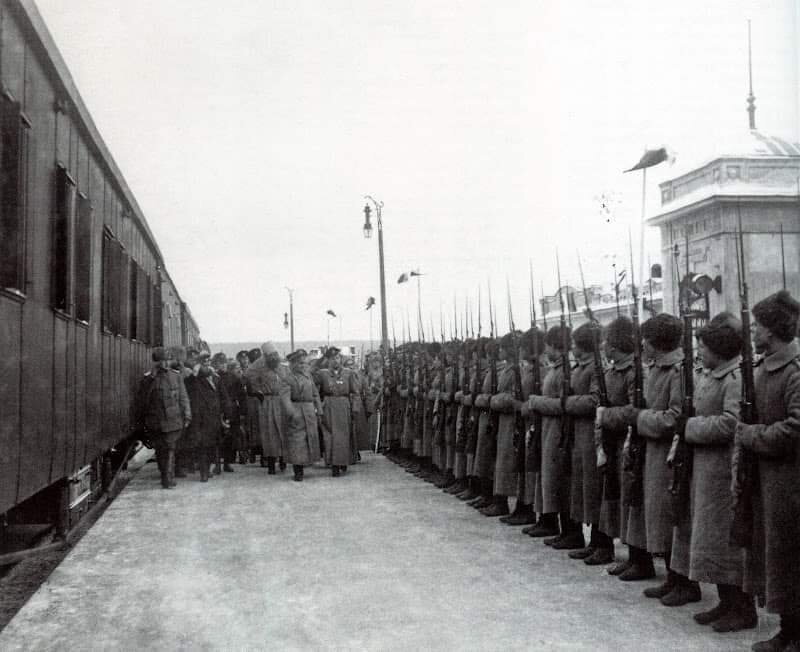приезд "Верховного правителя России" адмирала Колчака в Екатеринбург в мае 1919