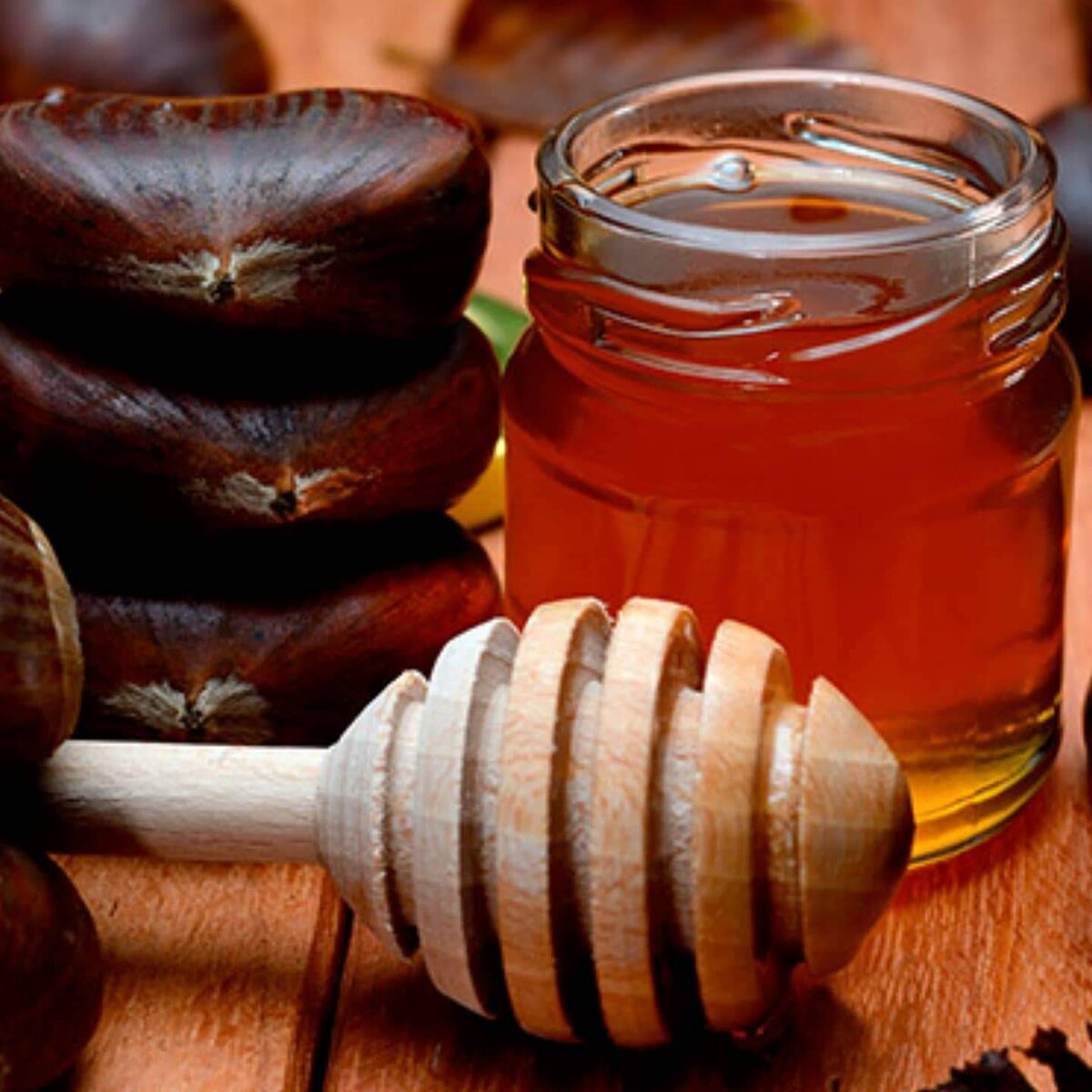Каштановый мёд. Гречишный мёд. Мёд каштановый полезные. Каштановый мед картинки. Медом бай