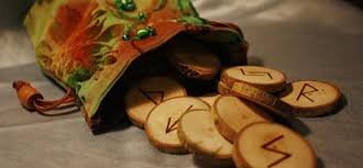 У каждой руны свое сакральное значение и понимая это и грамотно используя, можно отразить любую вредоносную атаку.