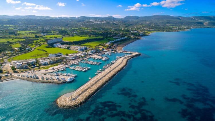 Бухта Лачи на Кипре