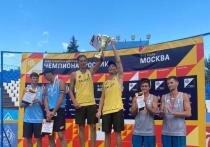 Игрок «Факела» из Нового Уренгоя стал вторым на чемпионате России по пляжному волейболу. Фото
ФОТО861