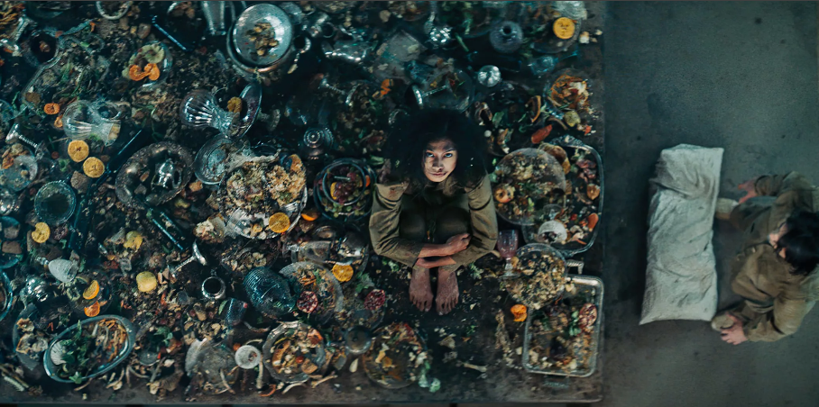 Кадр из х/ф "Платформа"