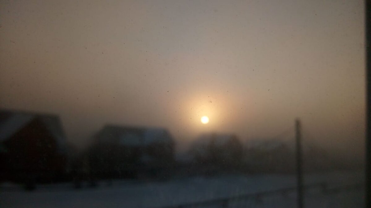 Вид из моего окна ))) С улыбкой и минус 40 градусной "жарой".