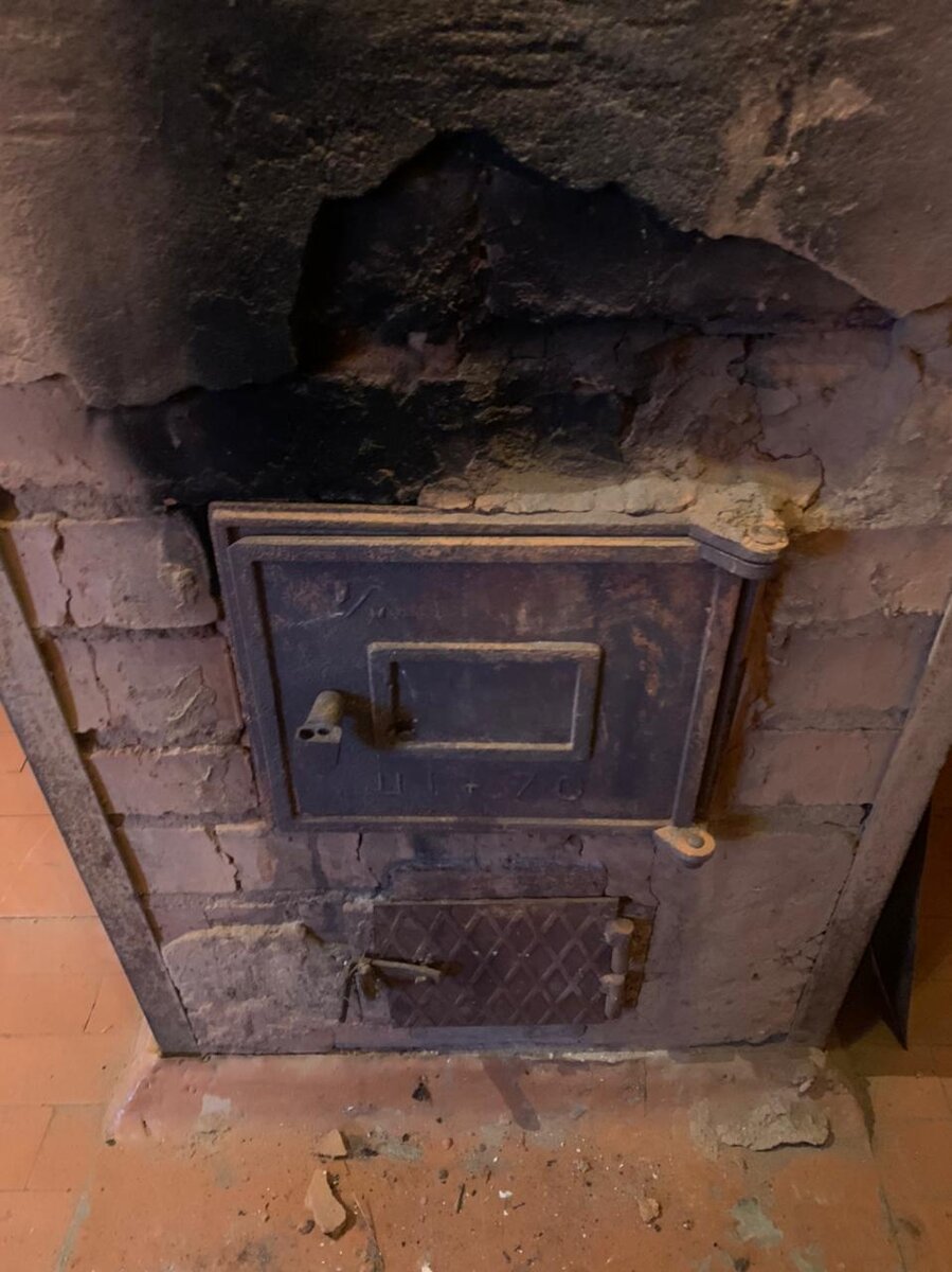 Дверки вставлены тоже очень надёжно.