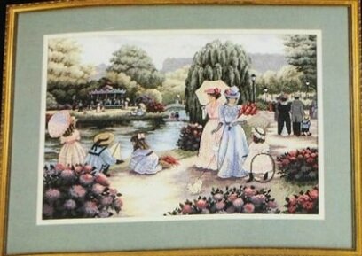 "Прогулка по парку"-набор для вышивания. Скриншот со страницы в instagram dimsunset_cross_stitch