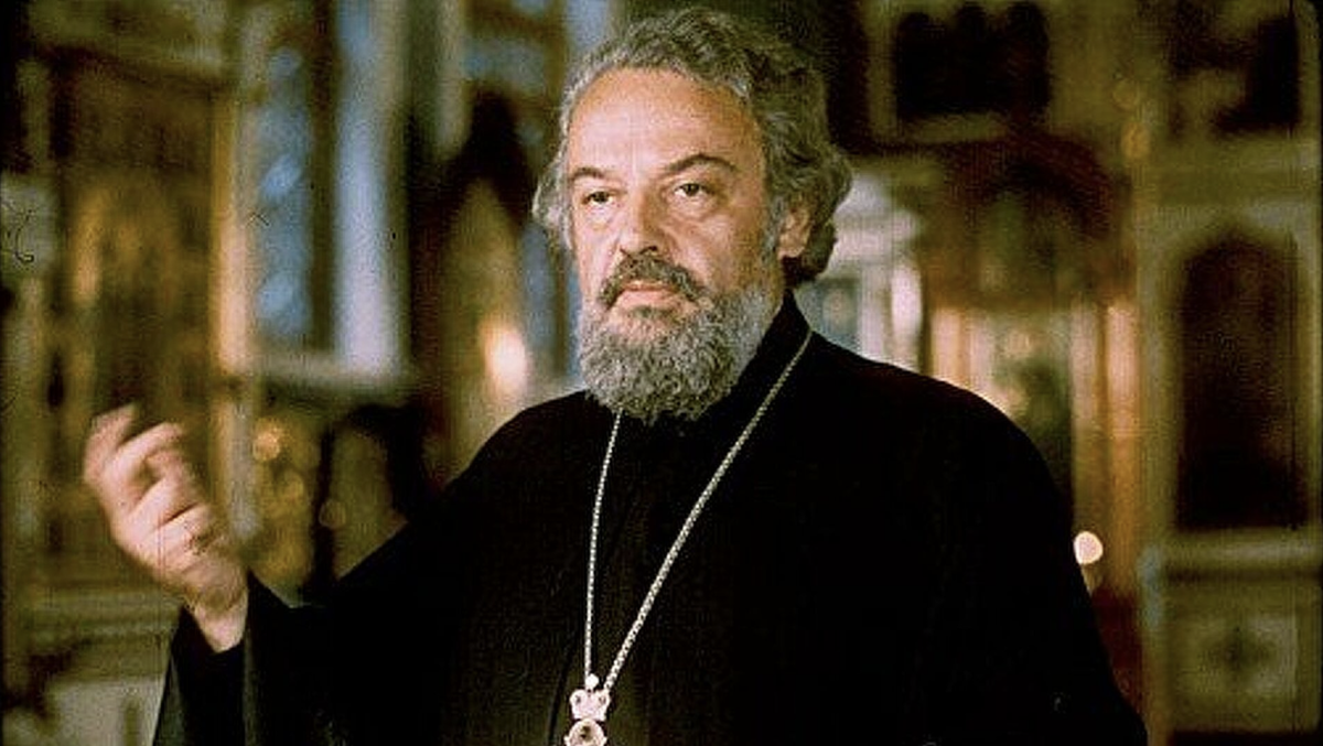 Александр Мень, протоиерей Русской православной церкви, богослов, автор книг по богословию, истории христианства и других религий, основам христианского вероучения, православному богослужению.