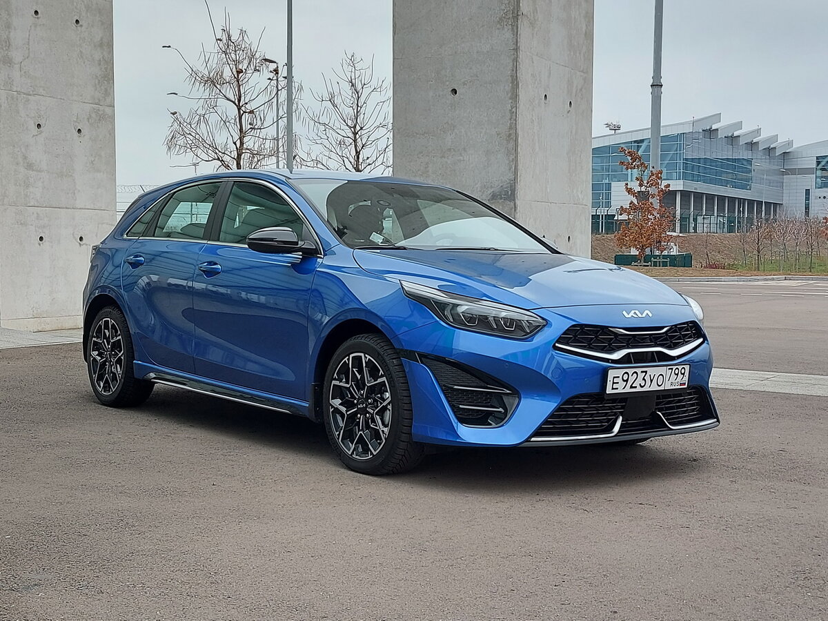Kia Ceed: современно и даже модно. Здесь и далее не забывайте листать фото!