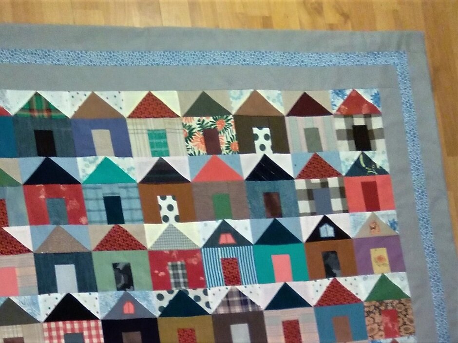 Простая кайма одеяла "Домики". Фото автора.