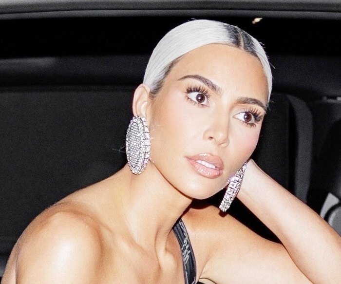     «Что за безвкусица? Богатство напоказ - дурной тон»: Ким Кардашьян возмутила фанатов