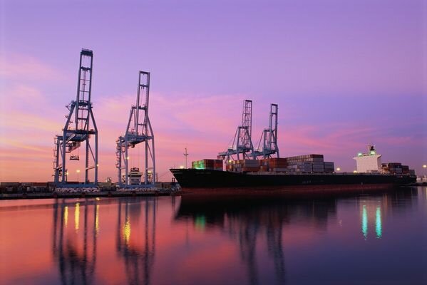 Погрузка судна. Фото из Интернета.